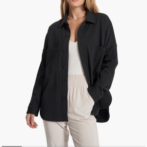 Vuori Women’s Mackenzie Shirt Jacket in Washed Black XS/S